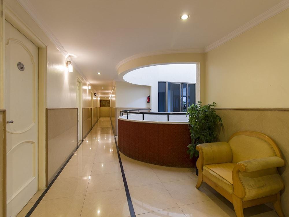 Vaishnavi Residency Hotel Bangalore Bagian luar foto
