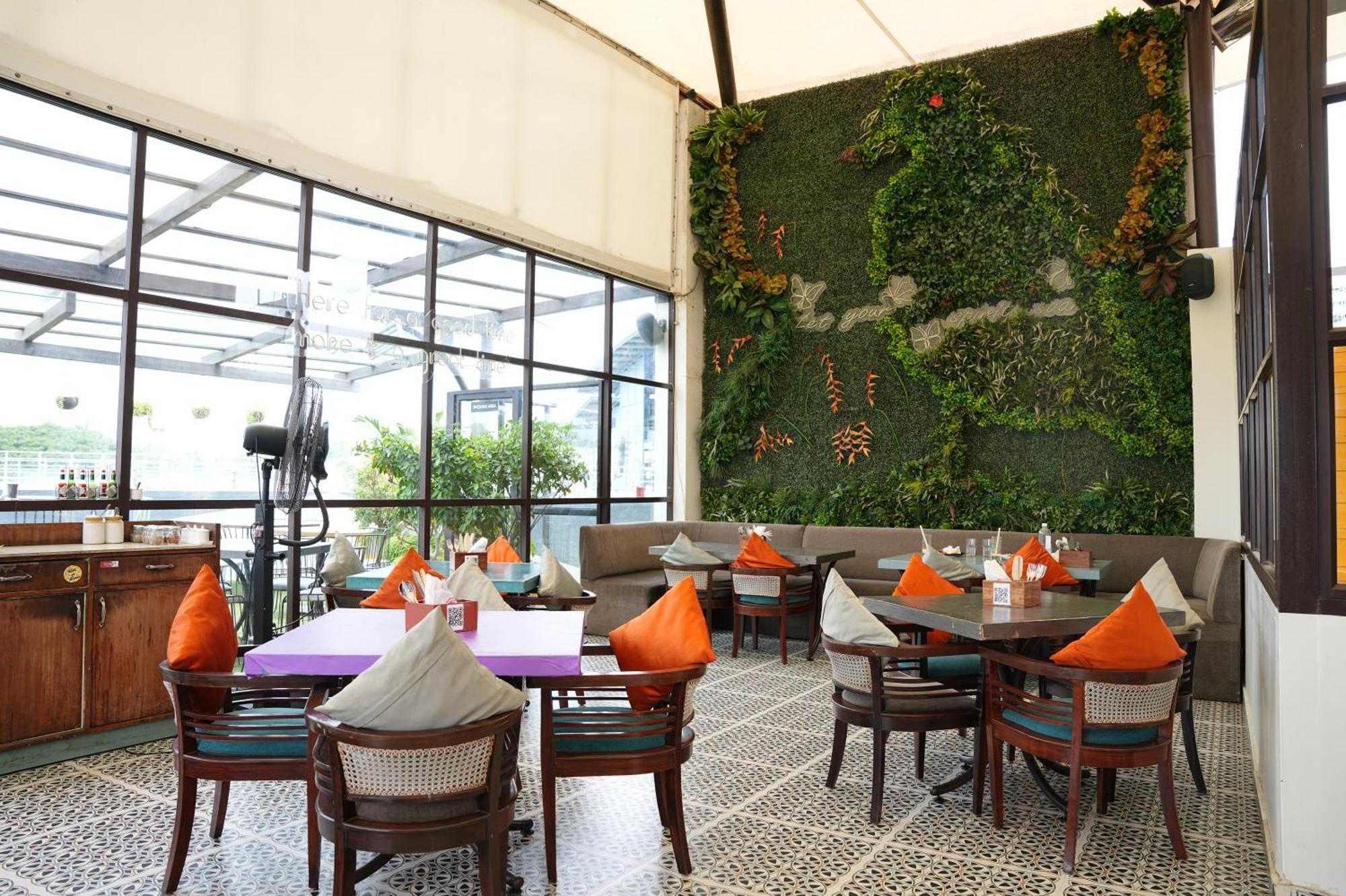 Vaishnavi Residency Hotel Bangalore Bagian luar foto