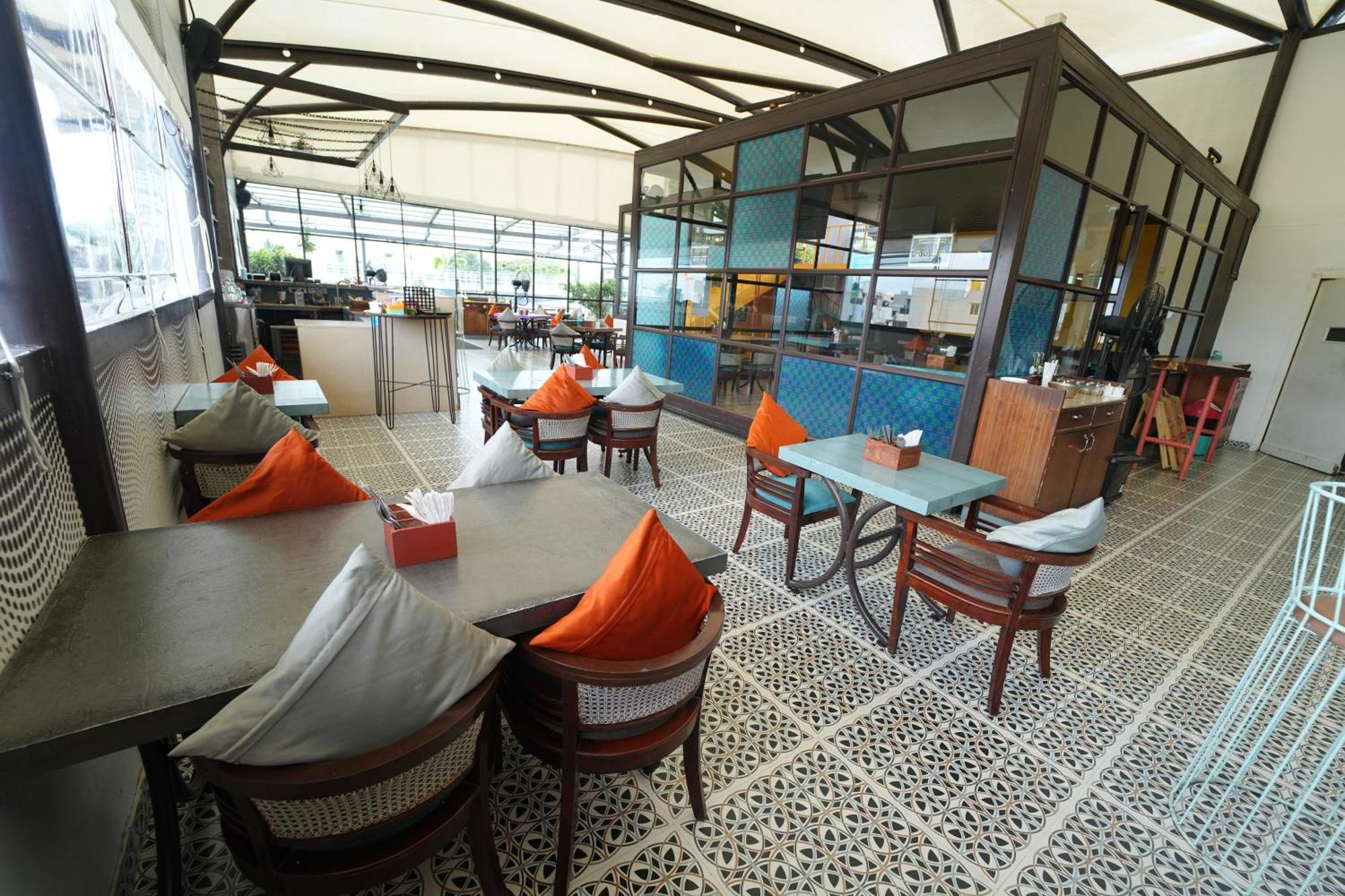 Vaishnavi Residency Hotel Bangalore Bagian luar foto
