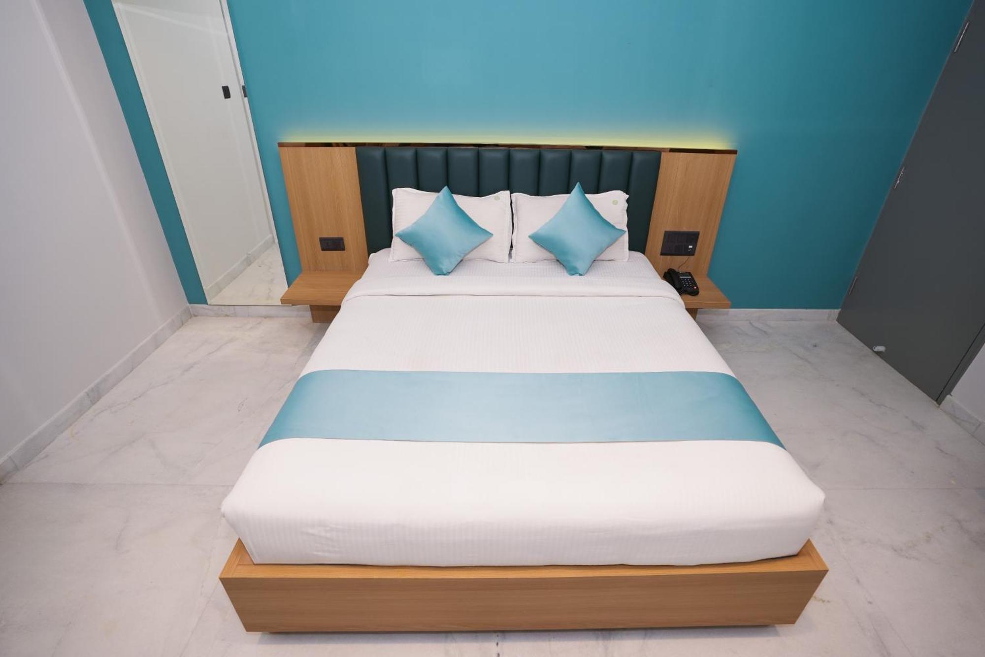Vaishnavi Residency Hotel Bangalore Bagian luar foto