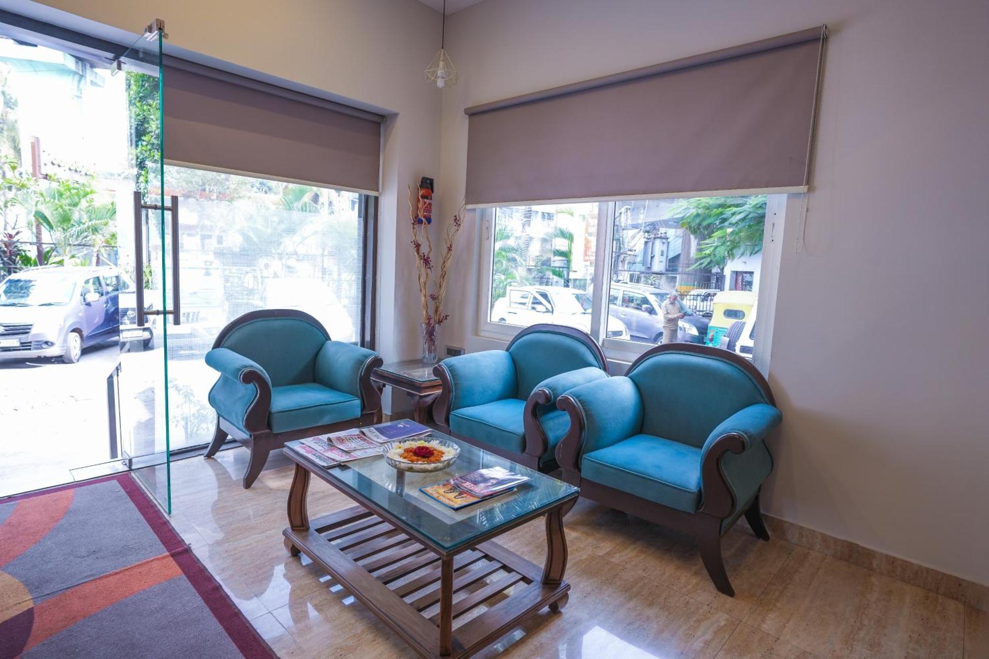 Vaishnavi Residency Hotel Bangalore Bagian luar foto