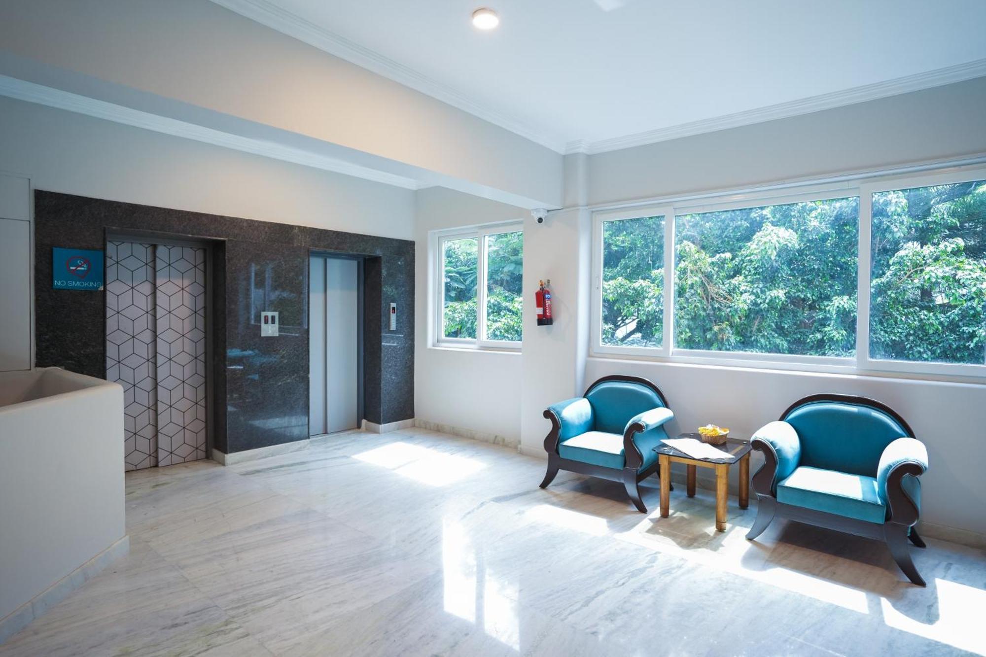 Vaishnavi Residency Hotel Bangalore Bagian luar foto