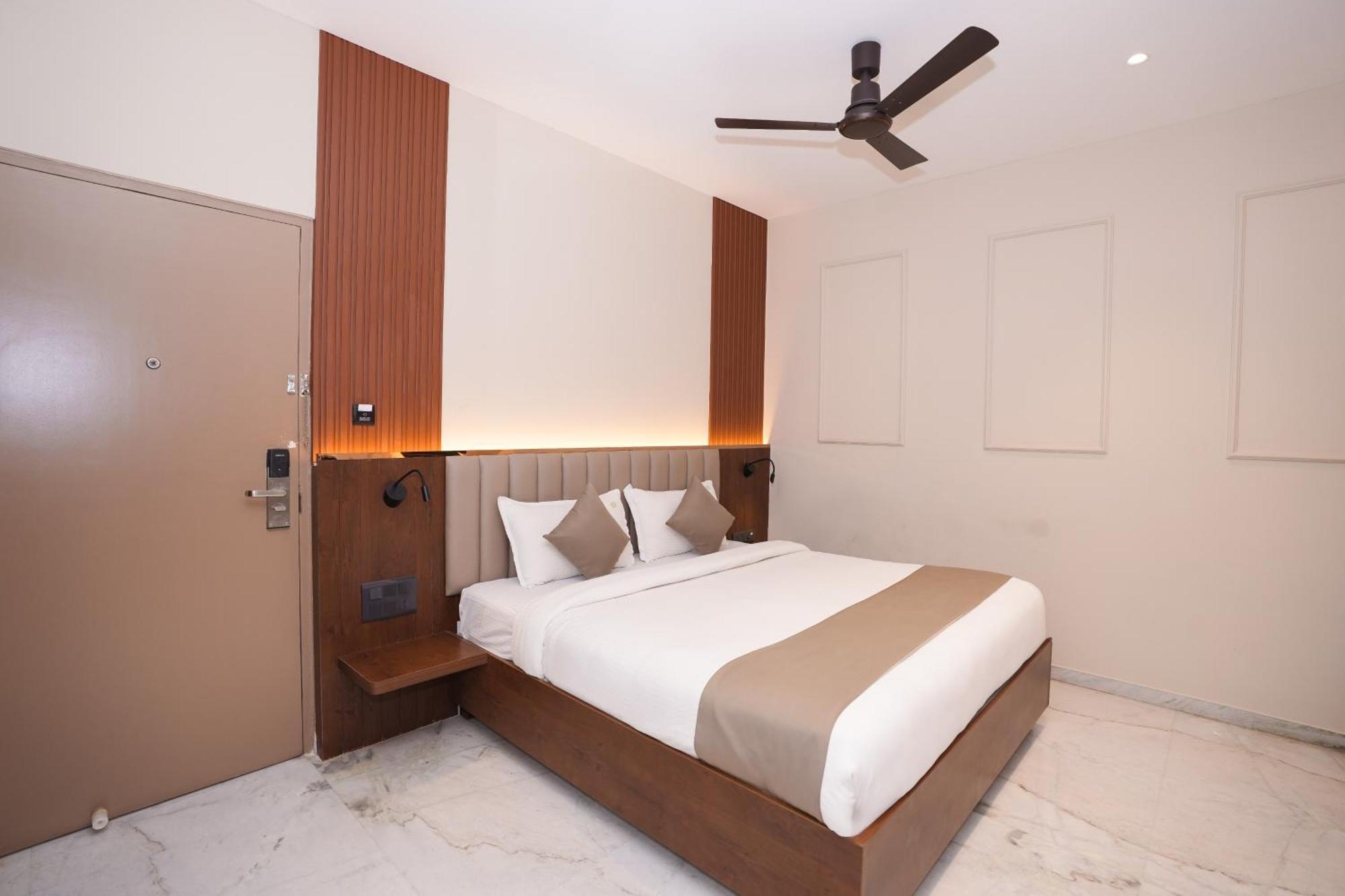 Vaishnavi Residency Hotel Bangalore Bagian luar foto