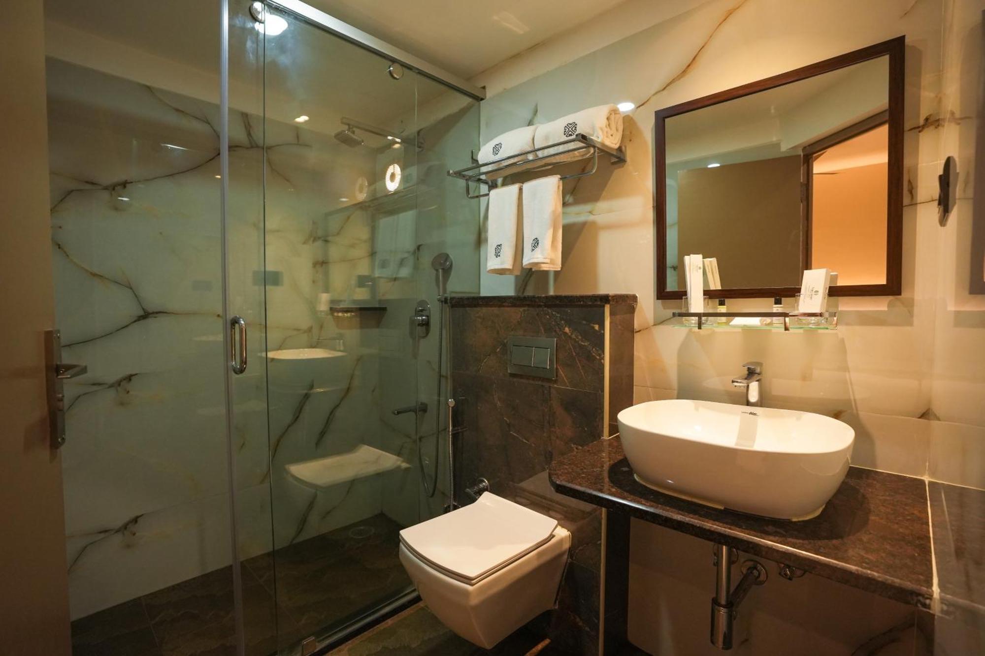 Vaishnavi Residency Hotel Bangalore Bagian luar foto