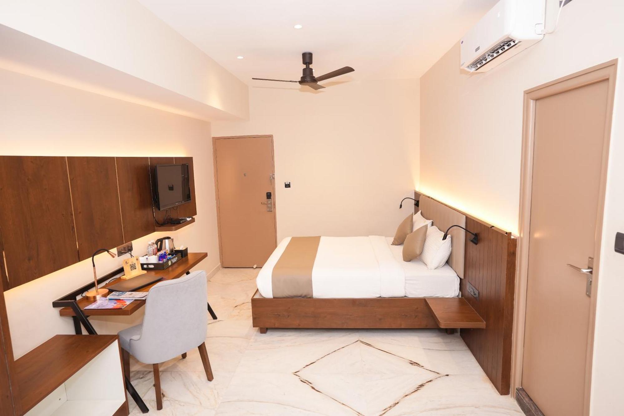 Vaishnavi Residency Hotel Bangalore Bagian luar foto
