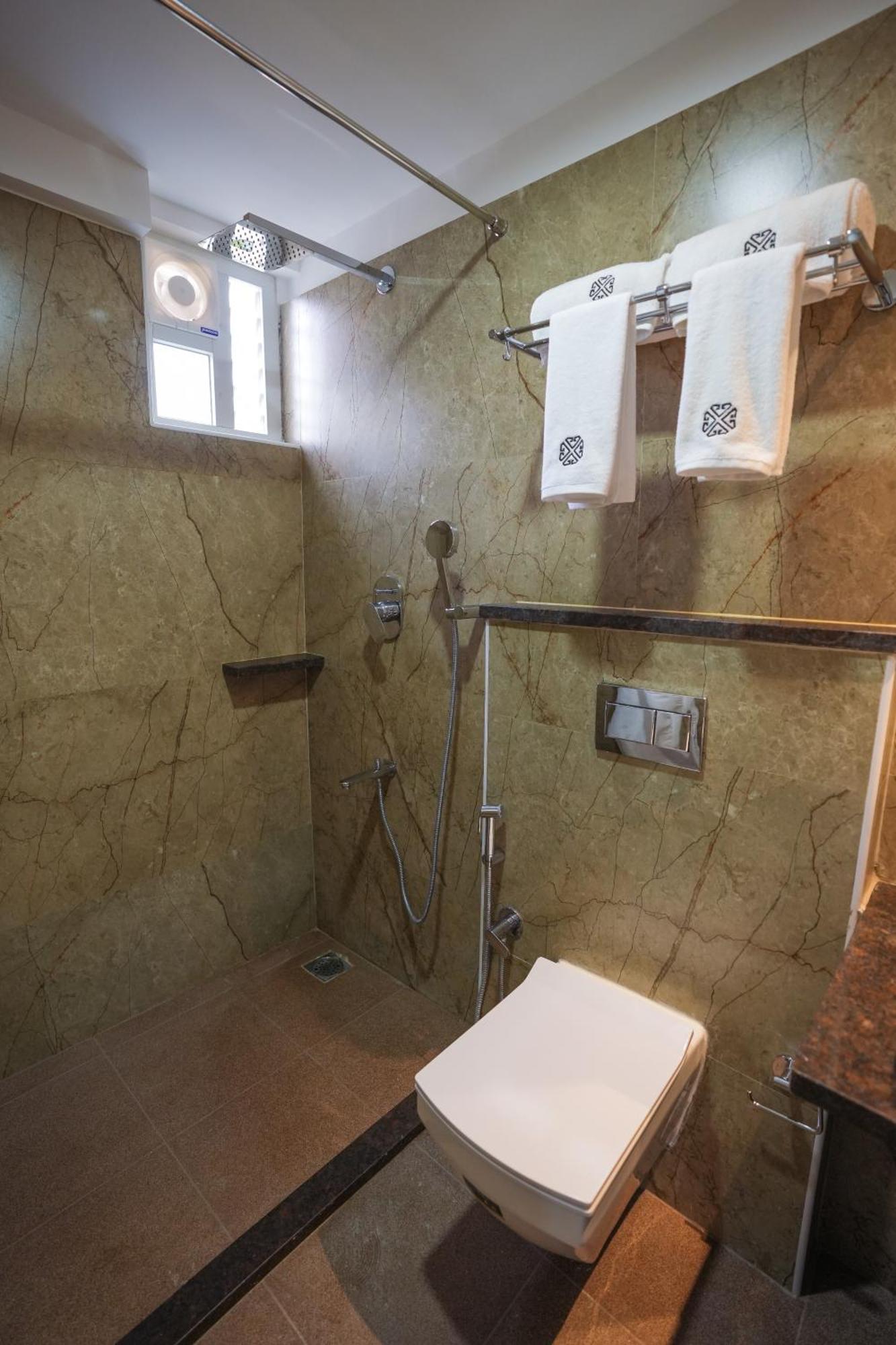 Vaishnavi Residency Hotel Bangalore Bagian luar foto