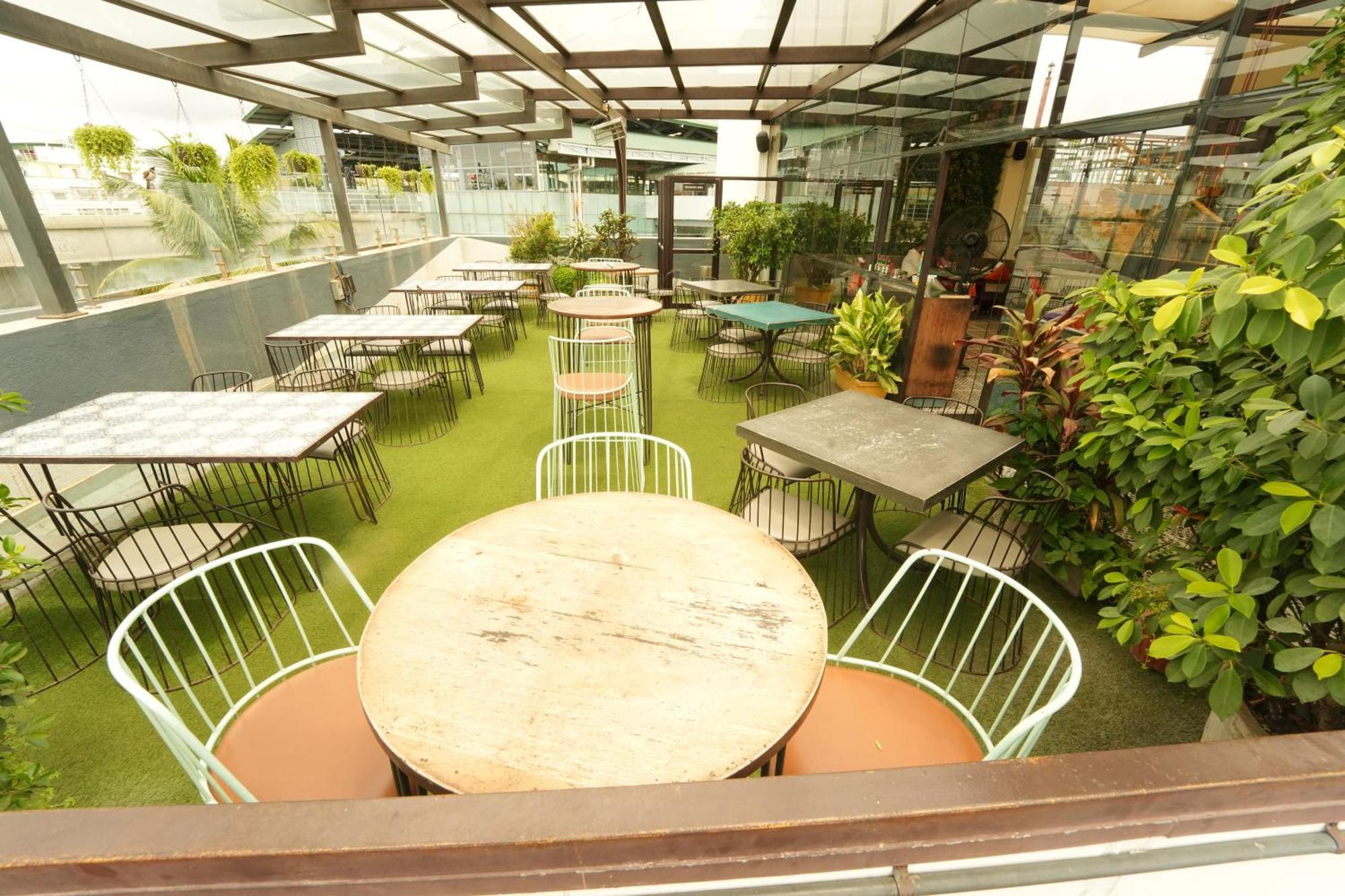 Vaishnavi Residency Hotel Bangalore Bagian luar foto