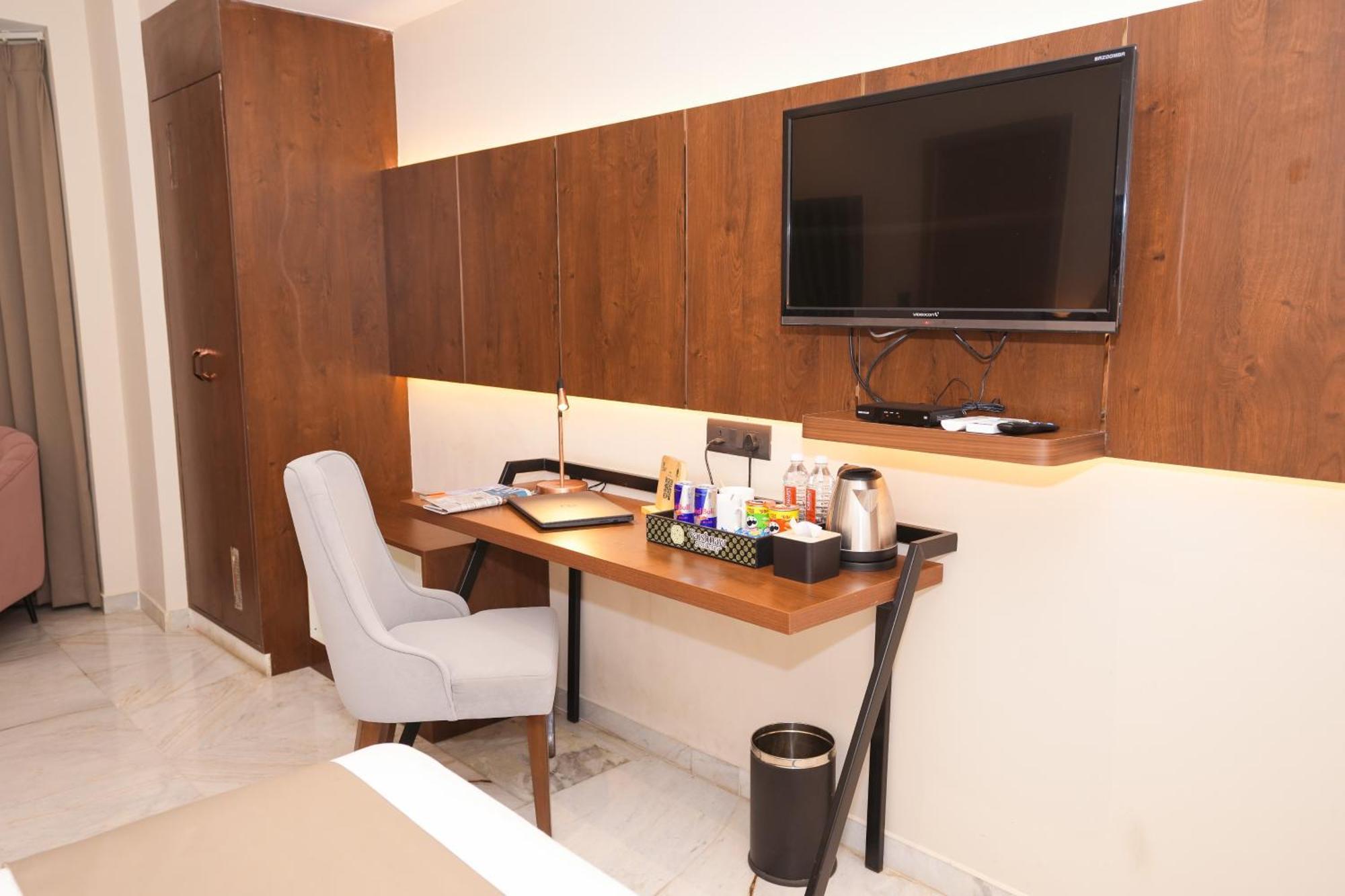 Vaishnavi Residency Hotel Bangalore Bagian luar foto